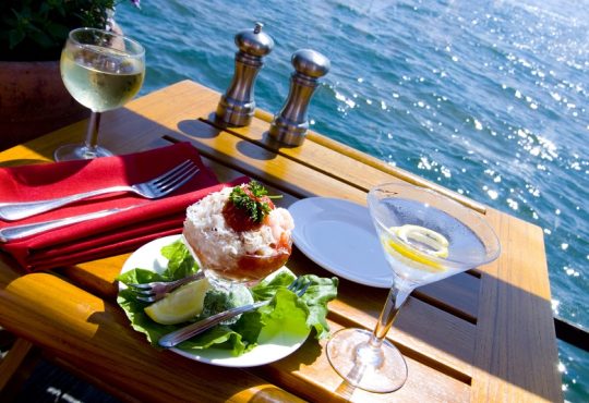 Experience Fine Dining with a View: Why Waterfront Restaurants Are the Best